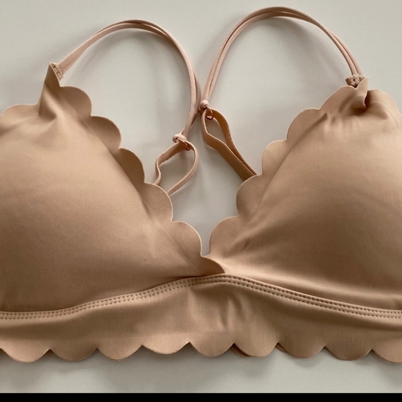 Anthropologie Seamless Scalloped Bralette - Picture 2 of 2